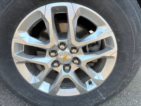 Used 2021 Chevrolet Traverse LT w/ LPO, Floor Liner Package AWD/4WD image 14