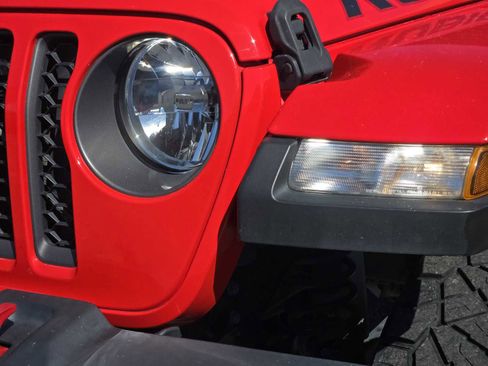 Used 2022 Jeep Gladiator Rubicon w/ Trailer Tow Package image 9