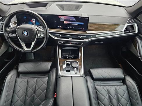 Used 2024 BMW X5 xDrive50e image 17