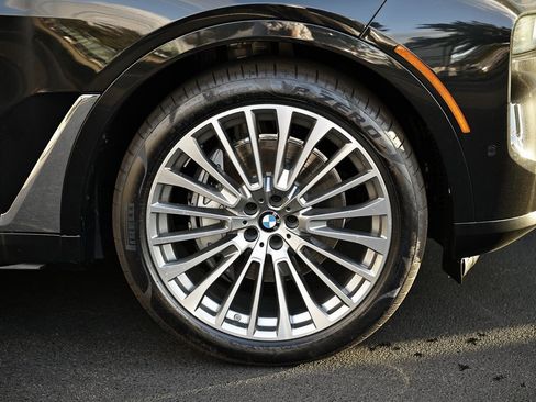 New 2026 BMW X7 xDrive40i w/ Premium Package image 4