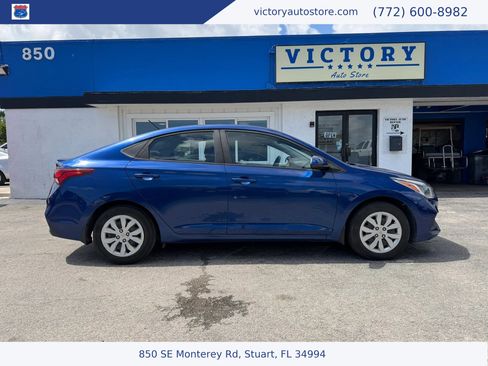 Used 2018 Hyundai Accent SE FWD image 2