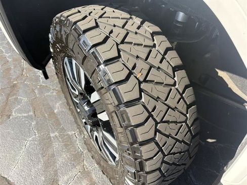 Used 2024 GMC Sierra 2500 Denali Ultimate AWD/4WD image 5
