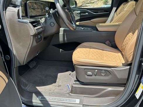 Certified 2023 Cadillac Escalade ESV Sport w/ LPO, ONYX Package AWD/4WD image 10