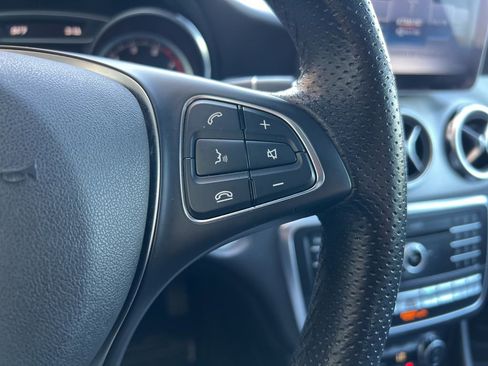 Used 2019 Mercedes-Benz GLA 250 4MATIC image 40