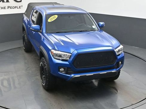 Used 2016 Toyota Tacoma TRD Off-Road image 45