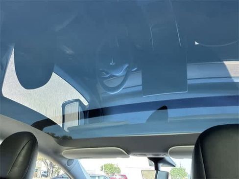 Used 2021 Tesla Model Y Long Range image 22