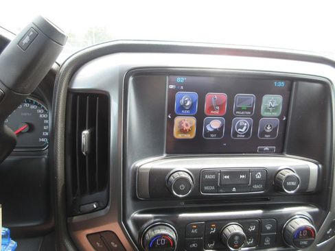 Used 2017 Chevrolet Silverado 1500 LTZ w/ Sport Package AWD/4WD image 27