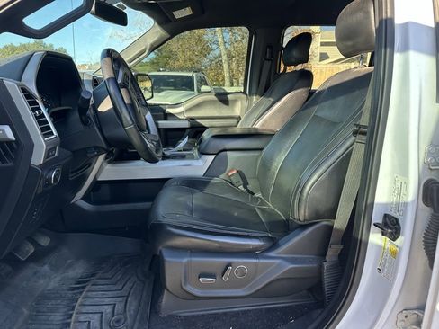 Used 2015 Ford F150 Lariat image 12