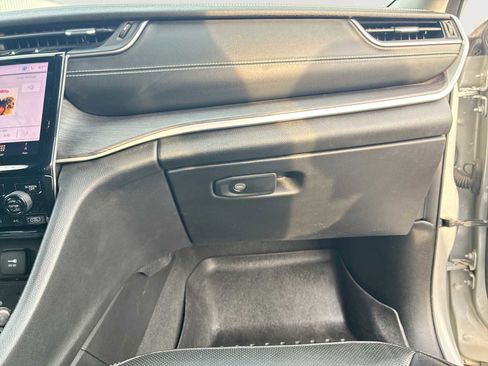 Used 2021 Jeep Grand Cherokee L Limited w/ Luxury Tech Group II image 30