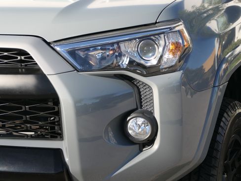 Used 2017 Toyota 4Runner SR5 image 8