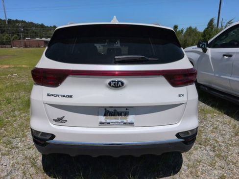 Used 2021 Kia Sportage EX FWD image 4