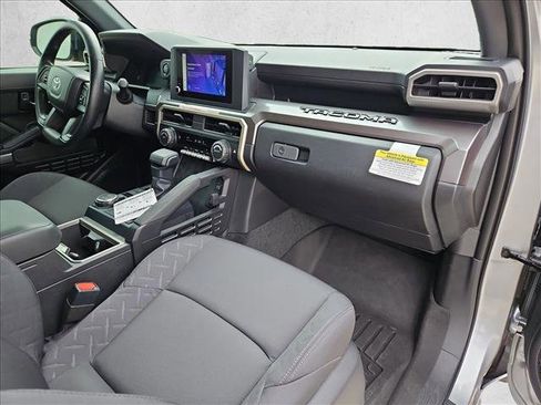 Used 2025 Toyota Tacoma SR5 AWD/4WD image 21