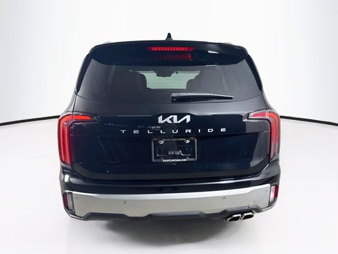 Used 2024 Kia Telluride EX w/ EX Captain's Chair Package FWD image 33