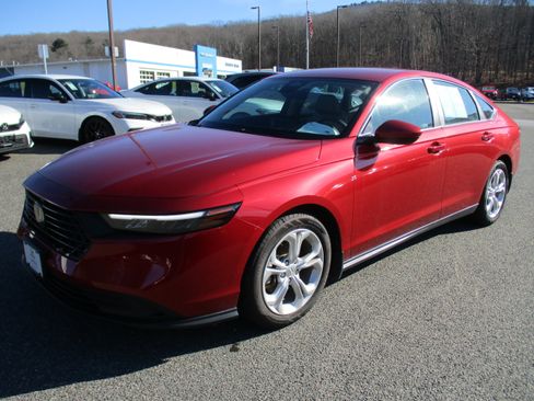 Certified 2023 Honda Accord LX image 1