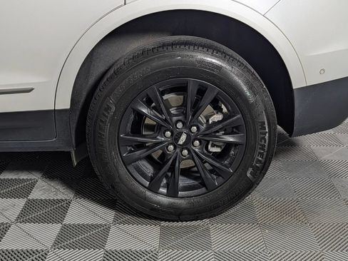 Used 2022 Cadillac XT5 Premium Luxury w/ Technology Package FWD image 12