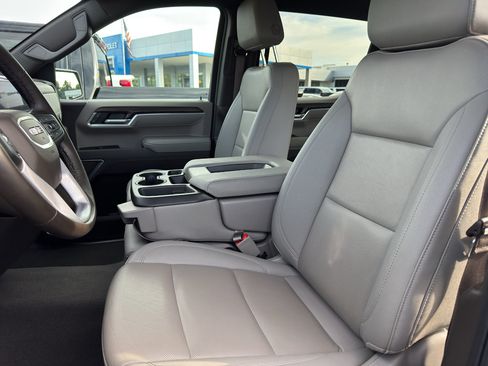 Used 2025 GMC Sierra 1500 SLT AWD/4WD image 13