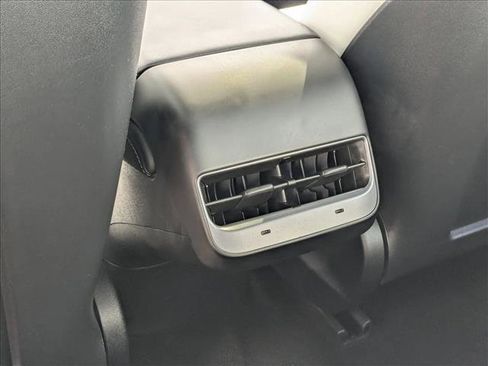 Used 2023 Tesla Model 3 Standard Range image 19