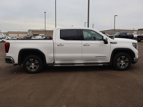 Used 2024 GMC Sierra 1500 SLT image 7