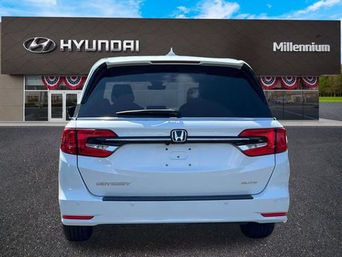 Used 2023 Honda Odyssey Elite image 7