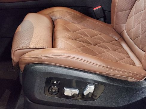 Used 2024 BMW X5 xDrive40i w/ Climate Comfort Package image 44