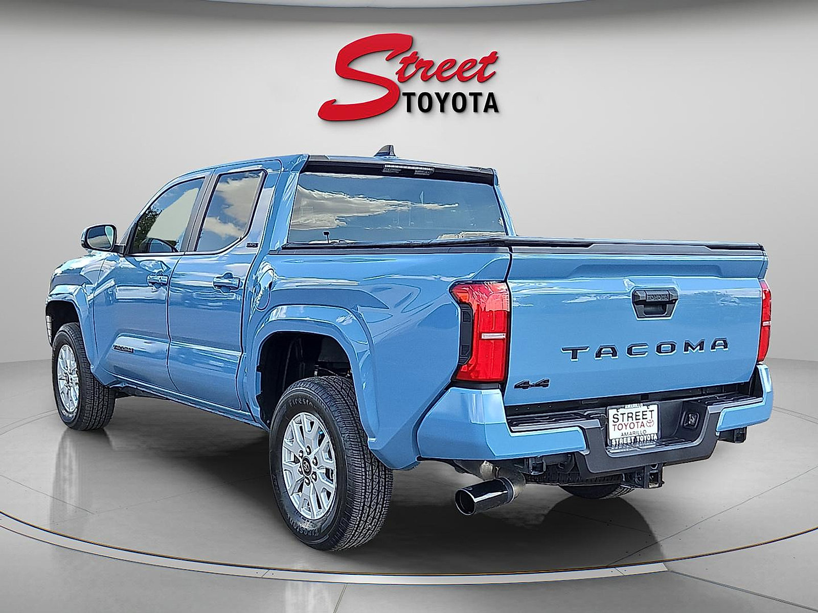 Certified 2026 Toyota Tacoma SR5 AWD/4WD image 2