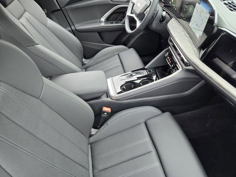 Certified 2025 Audi Q5 Prestige image 18