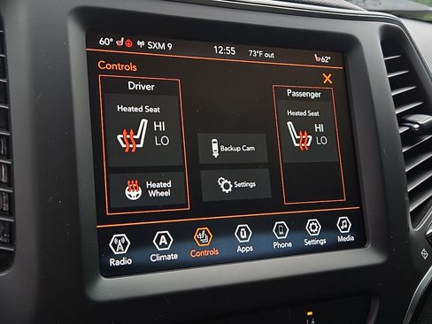 Used 2022 Jeep Cherokee Latitude Lux w/ Mopar Interior Package AWD/4WD image 24