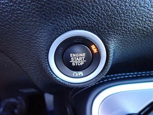 Used 2022 Dodge Challenger SXT RWD image 17