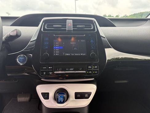 Used 2016 Toyota Prius Two FWD image 17