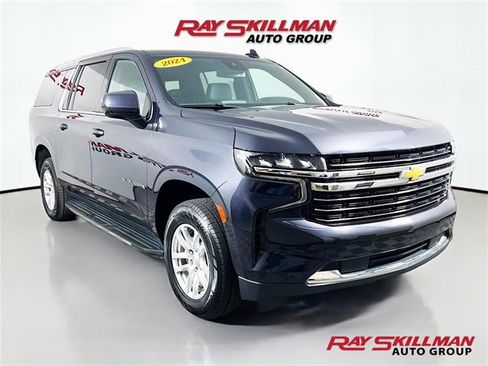 Used 2024 Chevrolet Suburban LT image 1
