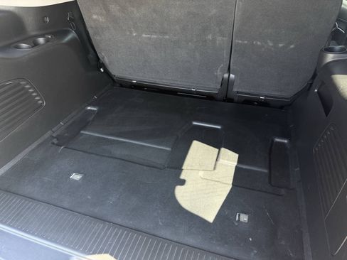 Used 2019 Chevrolet Tahoe 4WD image 31
