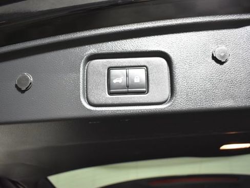 Certified 2024 Nissan Pathfinder SV w/ SV Premium Package AWD/4WD image 33