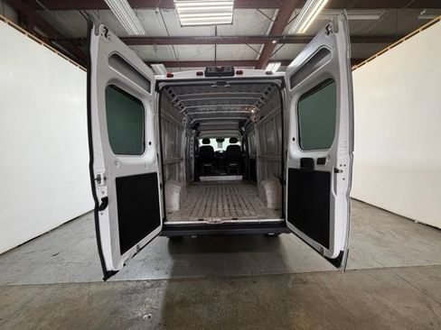 Used 2023 RAM ProMaster 2500 FWD image 9