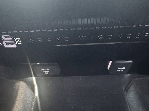 Used 2023 Jeep Grand Wagoneer Series III image 23