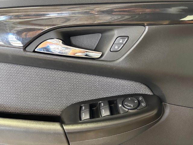 Used 2025 Chevrolet TrailBlazer LT AWD/4WD image 13