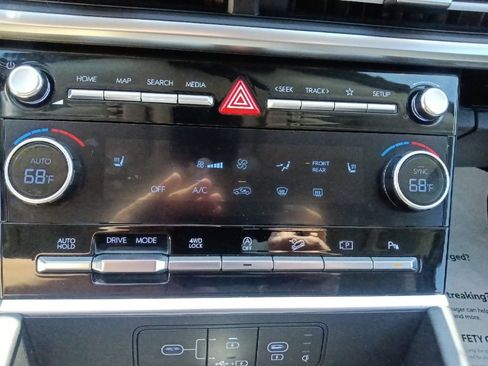 Used 2025 Hyundai Santa Fe XRT AWD/4WD image 25