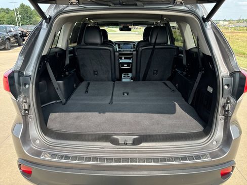 Used 2017 Toyota Highlander XLE FWD image 25