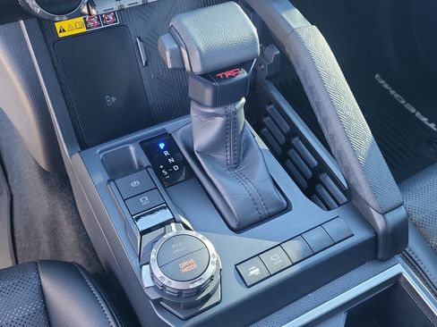 Used 2024 Toyota Tacoma TRD Sport w/ TRD Sport Premium Package image 19