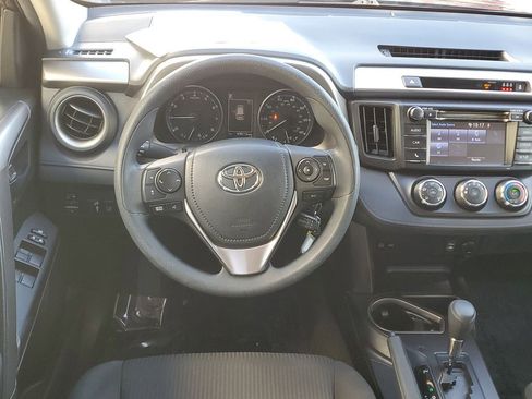 Used 2017 Toyota RAV4 LE image 18