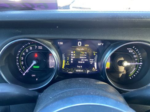 Used 2021 Jeep Wrangler Unlimited Sahara w/ Cold Weather Group image 14