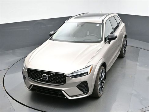 Used 2024 Volvo XC60 B5 Ultimate w/ Protection Package Premier image 46