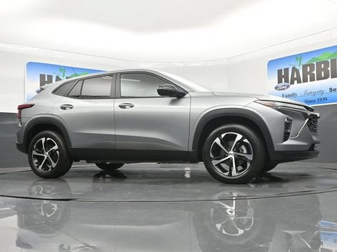 New 2026 Chevrolet Trax RS w/ Driver Confidence Package FWD image 18