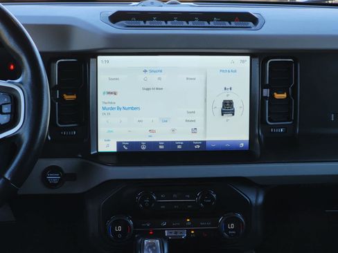 Used 2021 Ford Bronco Badlands image 16