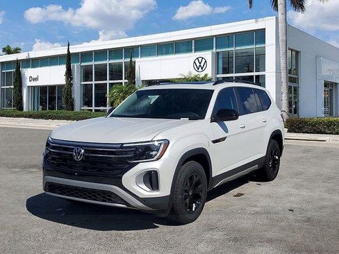 New 2026 Volkswagen Atlas Peak Edition image 1