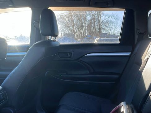 Used 2019 Toyota Highlander Plus w/ Protection Package #3 image 21