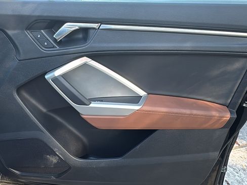 Certified 2025 Audi Q3 2.0T Premium image 27