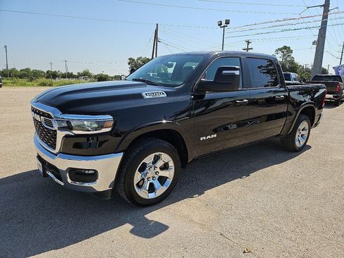 Used 2025 RAM 1500 Big Horn RWD image 2
