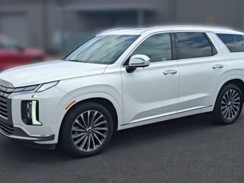 Used 2024 Hyundai Palisade Calligraphy FWD image 5