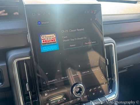 Used 2025 GMC Yukon Denali image 17