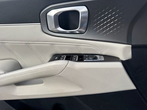 Used 2023 Kia Sorento SX image 21